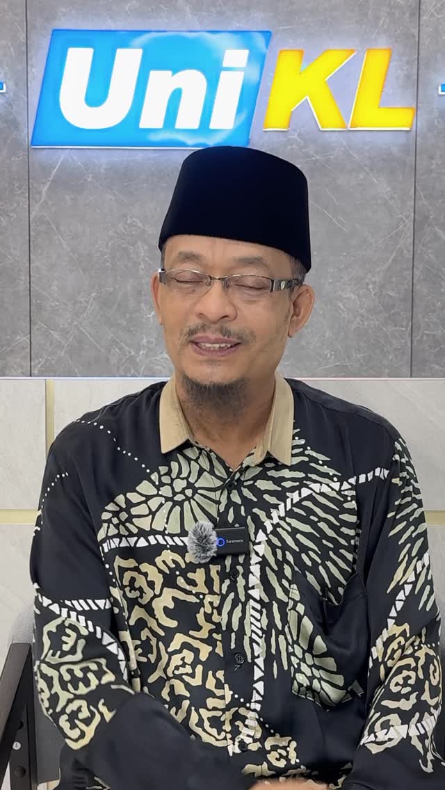 Boleh ke tengok video masak masa puasa? 🥘🤔 | Biar Ustaz Explain Episod 1
Puasa-puasa ni, scroll nampak video masak terus rasa lapar semacam 😆
Jadi okay ke sebenarnya tengok content macam tu? Kurang pahala ke tak? Jangan buat andaian sendiri, jom dengar penjelasan santai daripada Dato’ Ustaz Mohammad Kazim Elias dalam episod pertama ni. Baru betul-betul faham!
#BiarUstazExplain #WeAreUniKL #UniversitiKualaLumpur #UniKL #UniKLDNA Boleh ke tengok video masak masa puasa? 🥘🤔 | Biar Ustaz Explain Episod 1
Puasa-puasa ni, scroll nampak video masak terus rasa lapar semacam 😆
Jadi okay ke sebenarnya tengok content macam tu? Kurang pahala ke tak? Jangan buat andaian sendiri, jom dengar penjelasan santai daripada Dato’ Ustaz Mohammad Kazim Elias dalam episod pertama ni. Baru betul-betul faham!
#BiarUstazExplain #WeAreUniKL #UniversitiKualaLumpur #UniKL #UniKLDNA