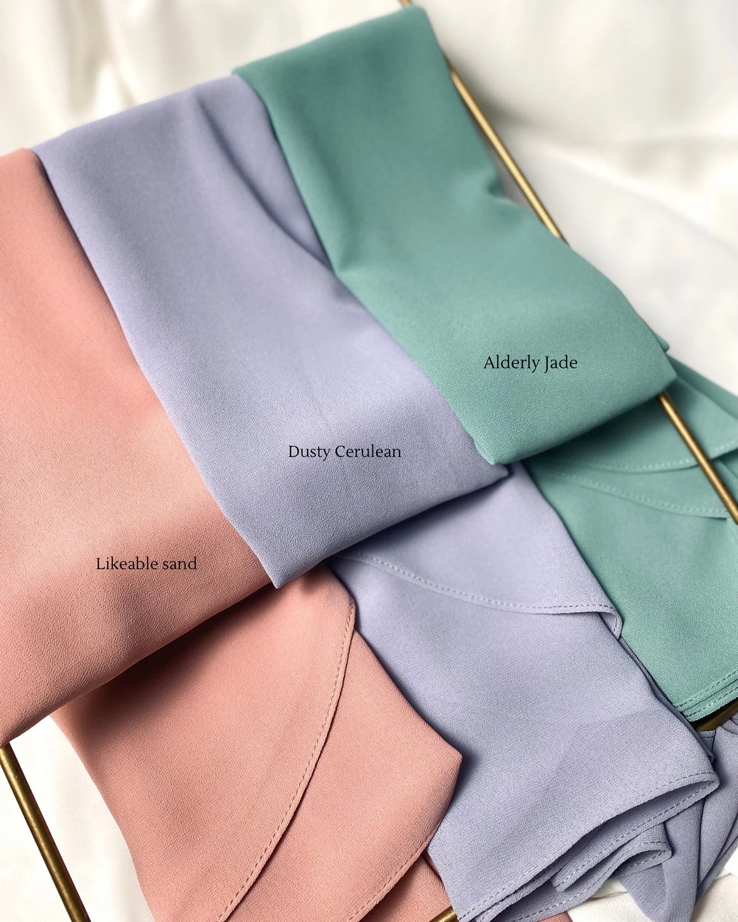 ANGGUNZARA’s Signature - Premium Kate.
It gives you plenty of freedom to style it however way you want to ˖ ࣪⊹𐙚
𐙚 Unique custom shape - Oval & Curved Edge
𐙚 Beautiful drapes
𐙚 Flowy
𐙚 Easy to style
𐙚 Neat babyseam finishing
𐙚 More coverage
𐙚 Minimal ironing
Material: High Quality Georgette Chiffon
Measurement: 2m x 0.7m
ꨄ︎COMBO 3 for RM100. Voucher code: COMBOPK ꨄ︎
Purchase Thru:
✨Website: https://www.anggunzara.com/product-category/premium-kate/
✨Shopee : https://shopee.com.my/anggunzara.os
✨Whatsapp: wasap.my/60104595525
✨Official Agents : @miminadiya @anggunzara_teganu @anggunzara.bymuny