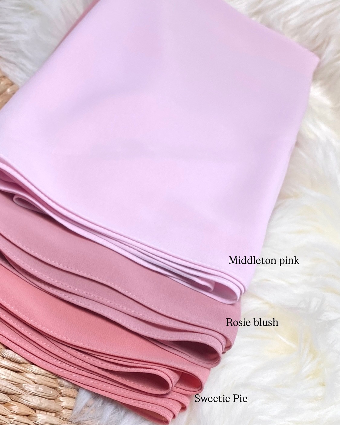 ANGGUNZARA’s Signature - Premium Kate.
It gives you plenty of freedom to style it however way you want to ˖ ࣪⊹𐙚
𐙚 Unique custom shape - Oval & Curved Edge
𐙚 Beautiful drapes
𐙚 Flowy
𐙚 Easy to style
𐙚 Neat babyseam finishing
𐙚 More coverage
𐙚 Minimal ironing
Material: High Quality Georgette Chiffon
Measurement: 2m x 0.7m
ꨄ︎COMBO 3 for RM100. Voucher code: COMBOPK ꨄ︎
Purchase Thru:
✨Website: https://www.anggunzara.com/product-category/premium-kate/
✨Shopee : https://shopee.com.my/anggunzara.os
✨Whatsapp: wasap.my/60104595525
✨Official Agents : @miminadiya @anggunzara_teganu @anggunzara.bymuny