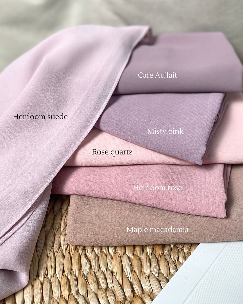ANGGUNZARA’s Signature - Premium Kate.
It gives you plenty of freedom to style it however way you want to ˖ ࣪⊹𐙚
𐙚 Unique custom shape - Oval & Curved Edge
𐙚 Beautiful drapes
𐙚 Flowy
𐙚 Easy to style
𐙚 Neat babyseam finishing
𐙚 More coverage
𐙚 Minimal ironing
Material: High Quality Georgette Chiffon
Measurement: 2m x 0.7m
ꨄ︎COMBO 3 for RM100. Voucher code: COMBOPK ꨄ︎
Purchase Thru:
✨Website: https://www.anggunzara.com/product-category/premium-kate/
✨Shopee : https://shopee.com.my/anggunzara.os
✨Whatsapp: wasap.my/60104595525
✨Official Agents : @miminadiya