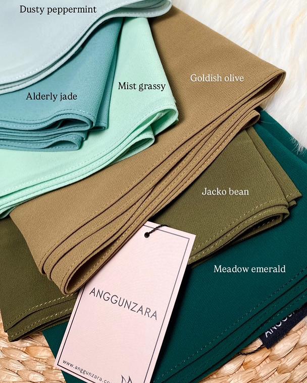 ANGGUNZARA’s Signature - Premium Kate.
It gives you plenty of freedom to style it however way you want to ˖ ࣪⊹𐙚
𐙚 Unique custom shape - Oval & Curved Edge
𐙚 Beautiful drapes
𐙚 Flowy
𐙚 Easy to style
𐙚 Neat babyseam finishing
𐙚 More coverage
𐙚 Minimal ironing
Material: High Quality Georgette Chiffon
Measurement: 2m x 0.7m
ꨄ︎COMBO 3 for RM100. Voucher code: COMBOPK ꨄ︎
Purchase Thru:
✨Website: https://www.anggunzara.com/product-category/premium-kate/
✨Shopee : https://shopee.com.my/anggunzara.os
✨Whatsapp: wasap.my/60104595525
✨Official Agents : @miminadiya