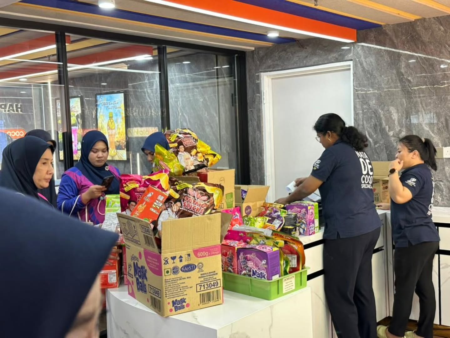 Happy Alliance amat berbesar hati menerima kunjungan daripada Persatuan Keluarga Polis Malaysia (PERKEP). 🎗️ Terima kasih atas kesudian melawat serta sokongan yang diberikan. Semoga kunjungan ini menjalinkan hubungan yang lebih erat dan berpanjangan. 💪🏻✨
