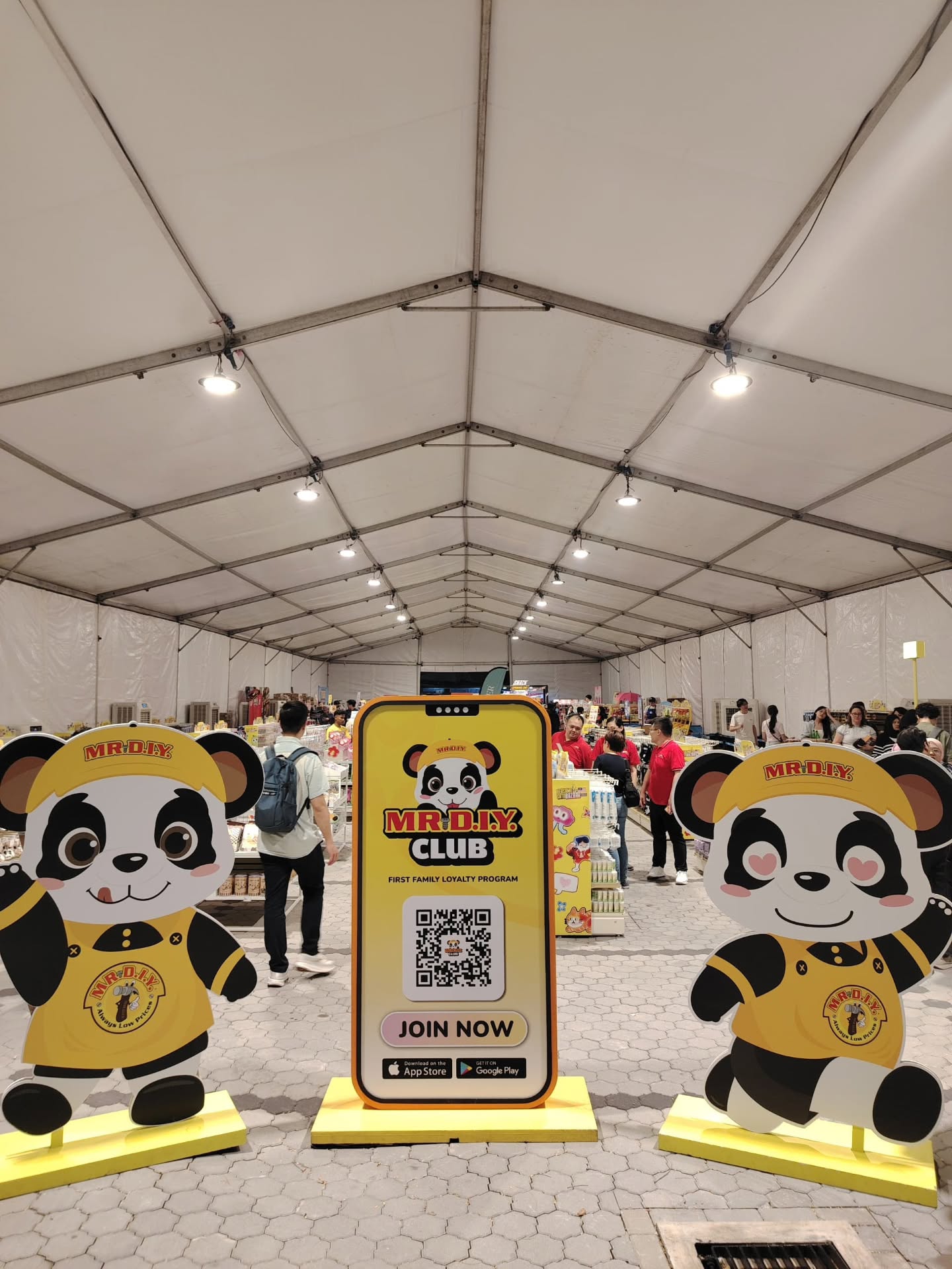 MR. DIY Bersama Satu Bazaar 2026
Day 1 is happening now! 🎉
Come visit us and enjoy plenty of exciting activities, fun experiences, and more throughout the bazaar.
📅 Date: 28, 29, 30 & 31 August 2026
🕐 Time: 4pm - 12am
📍 Location: Sunway Pyramid Open Car Park (Opposite Sunway Resort)
See you there! 💛